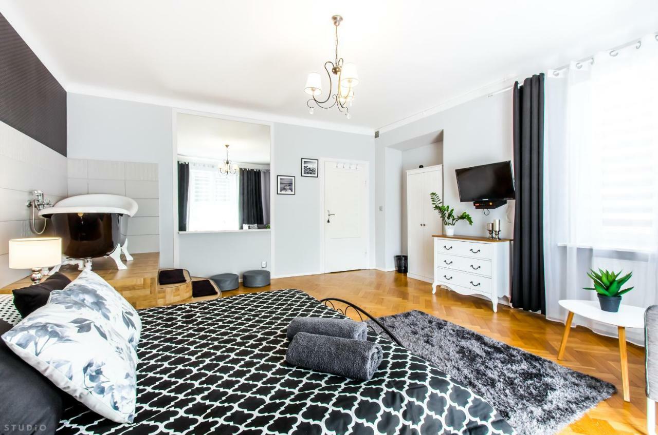 ClickTheFlat Apartment Chmielna 7 Warschau Exterior foto
