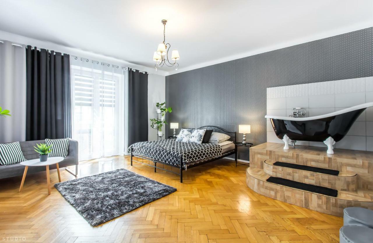 ClickTheFlat Apartment Chmielna 7 Warschau Exterior foto